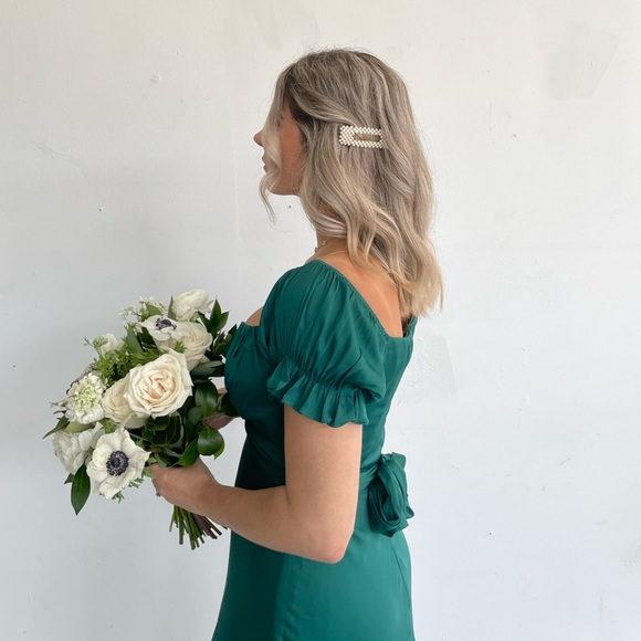 Off-Shoulder tie back Midi dress - Picture 2 of 4